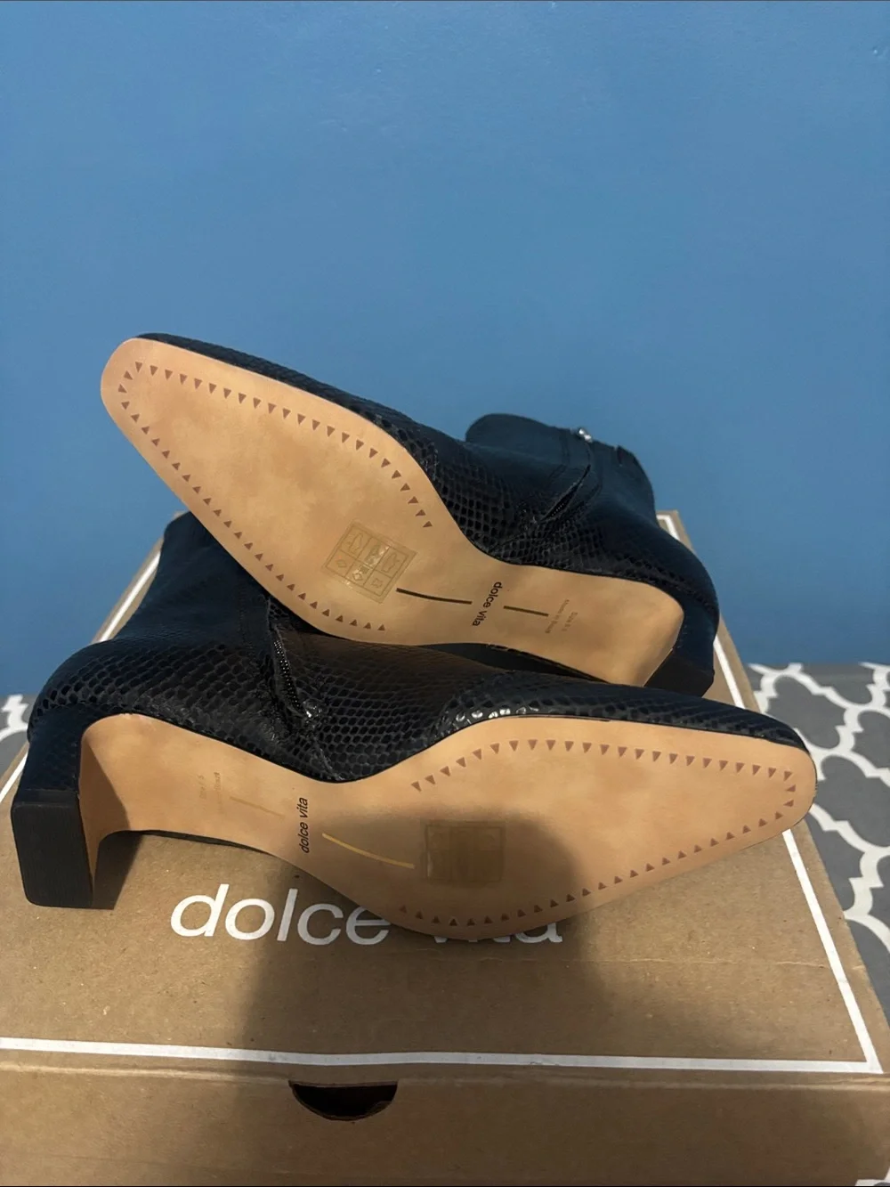 Dolce Vita Black Textured Pointed-Toe Ankle Booties